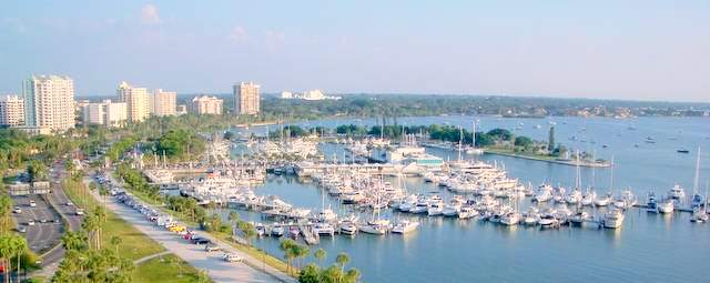 DOWNTOWN SARASOTA BAY FRONT CONDOMINIUMS OFFER GREAT VIEWS AND CLOSE TO EVERYTING SARASOTA HAS TO OFFER